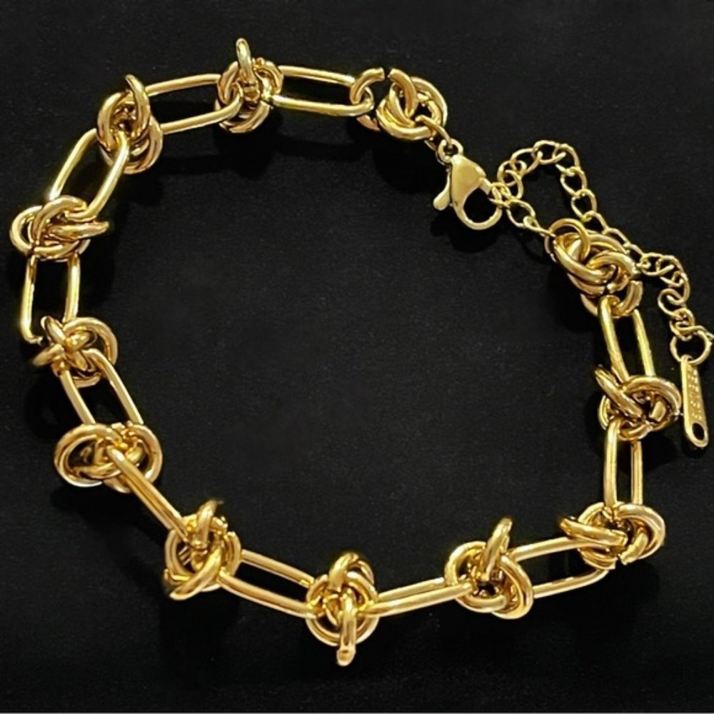 ✨Beautiful 18K Gold Plated Twist Knot Chain Bracelet